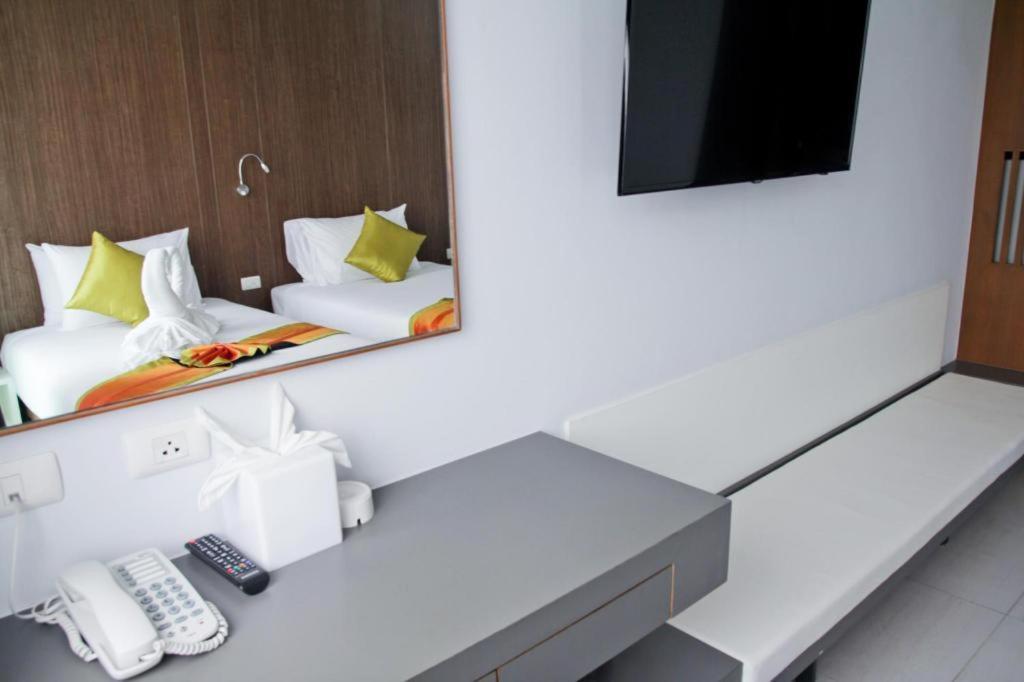 Elegancy Sansabai Hotel Patong Εξωτερικό φωτογραφία